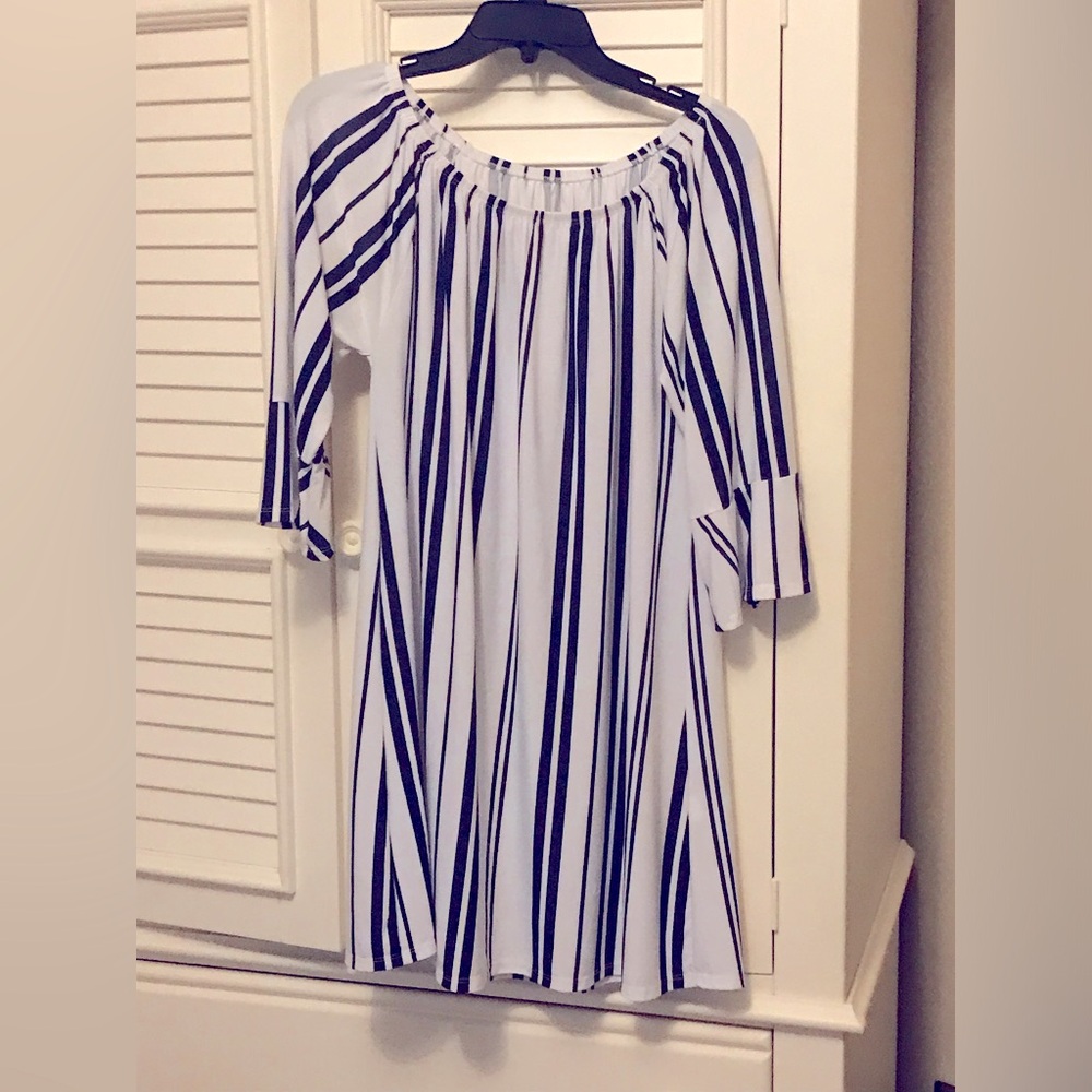 🔵Vertical blue/white striped dress or tunic